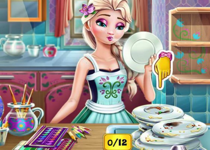 Elsa fait la vaisselle